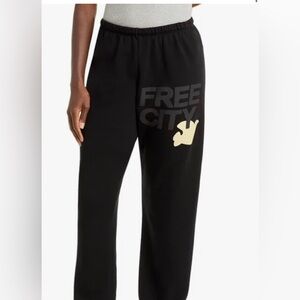 CLASSIC!  FREECITY Sweats!